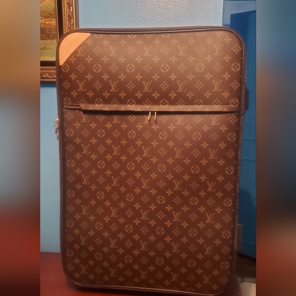 Large Authentic Louis Vuitton Monogram Rolling Su… - image 1